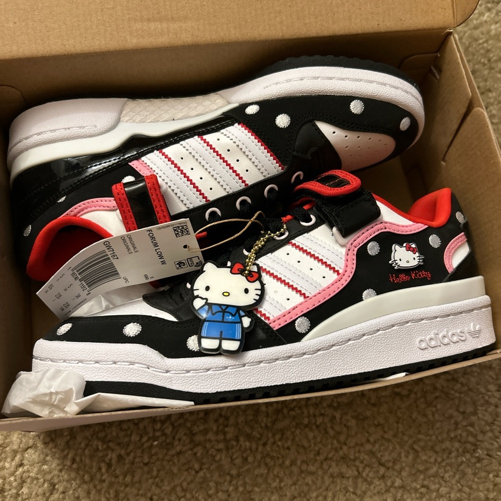 Hello Kitty adidas forum low shoes